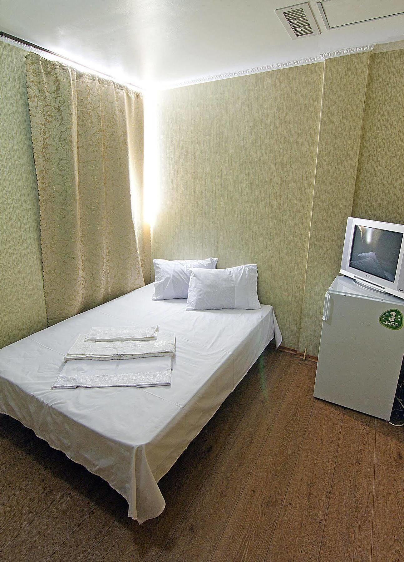 Tokyo Star Economy Hotel Одесса Экстерьер фото